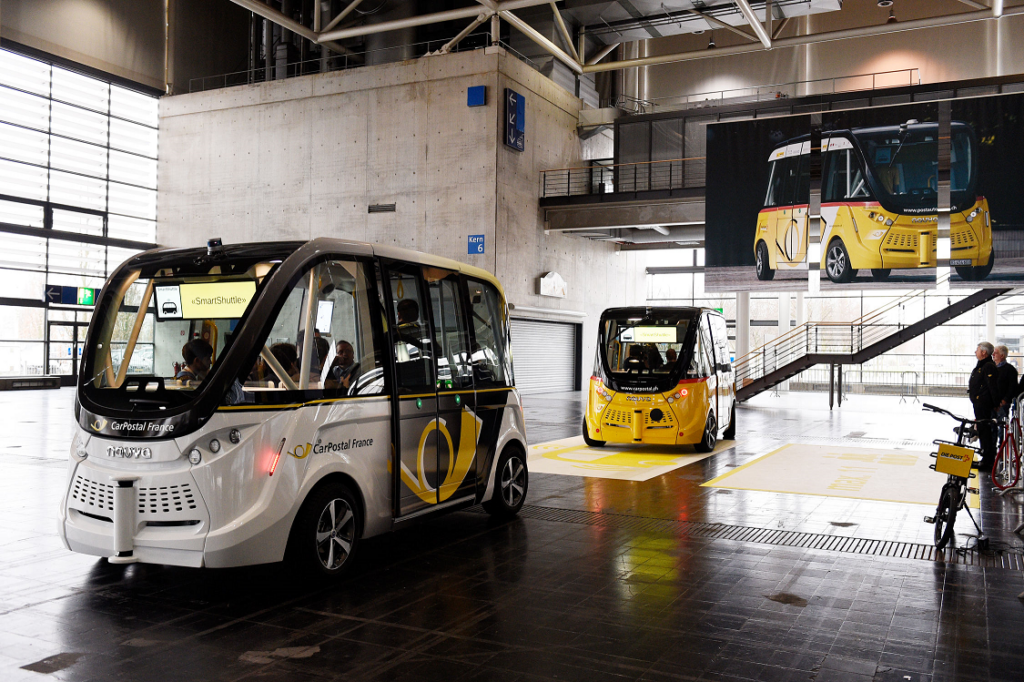 PostAuto Mobilitätslösungen, Halle 6/ E30 (PostAuto bringt automatisierte Busse an die CeBIT. Die Besucherinnen und Besucher sind herzlich zu einer Testfahrt in der Halle 13 eingeladen.) (c) Deutsche Messe